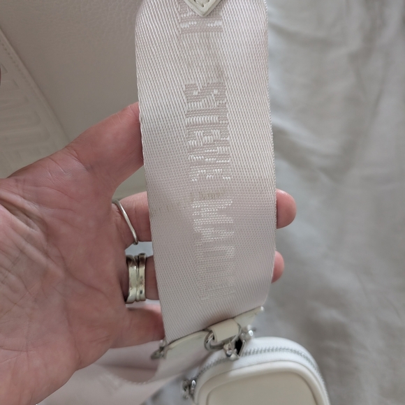 Steve Madden White Tote Bag - Picture 4 of 10